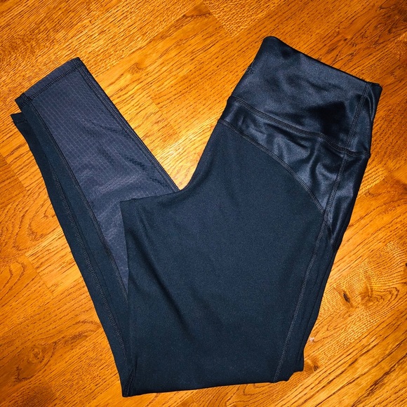 BNWOT- Adidas Believe This Legging - Picture 4 of 6